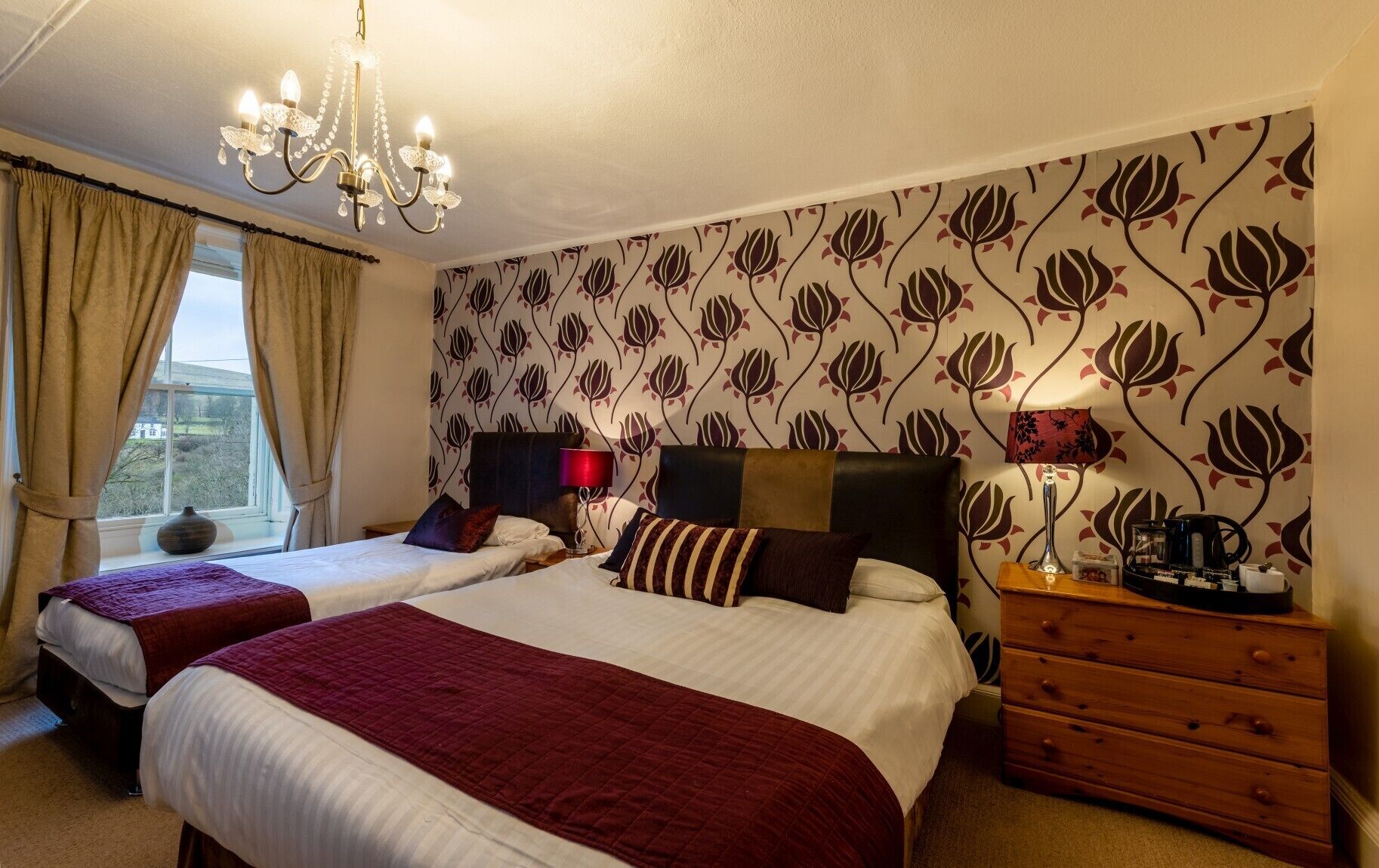 family room | free wifi, bed sheets