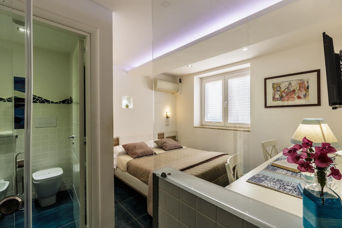 Standard Double Room | Minibar, desk, free WiFi, bed sheets