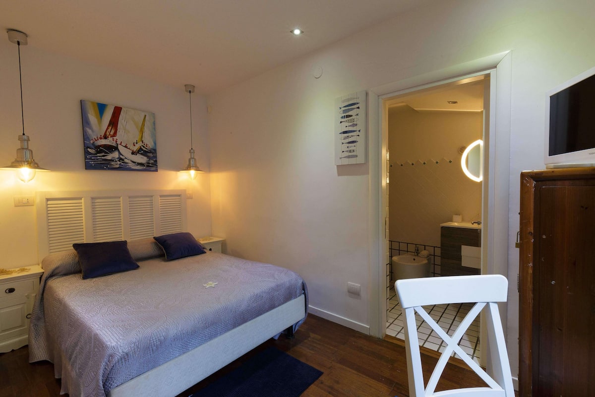 Economy Double Room, 1 Bedroom, Accessible, Courtyard View | Minibar, desk, free WiFi, bed sheets