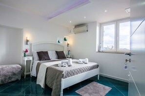 Standard Triple Room | Minibar, desk, free WiFi, bed sheets - 14 Leoni (Salerno)