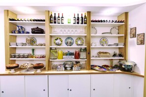 Free daily local cuisine breakfast - 14 Leoni (Salerno)