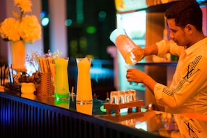 Bar (on property) - Rumduol Grand Hotel (Phnom Penh)
