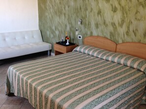 Minibar, in-room safe - Hotel Belvedere (Lampedusa)