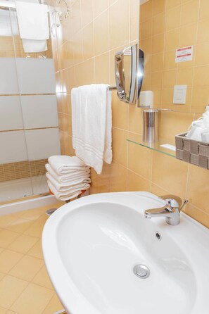 Double Room (Vesuvio) | Bathroom | Shower, free toiletries, hair dryer, slippers