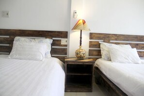 Deluxe Room, Balcony, River View | Minibar, desk, soundproofing, free WiFi - ABS House (Hue)