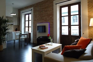 Appartement, 1 chambre, balcon | Salle de séjour