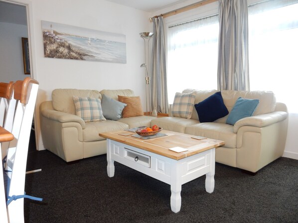 Classic Chalet, Ensuite, Park View (2 bedroom) | Lounge