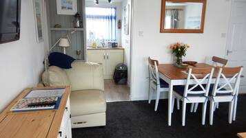 Chalet Classique, salle de bains attenante, vue parc (2 bedroom) | Bar lounge