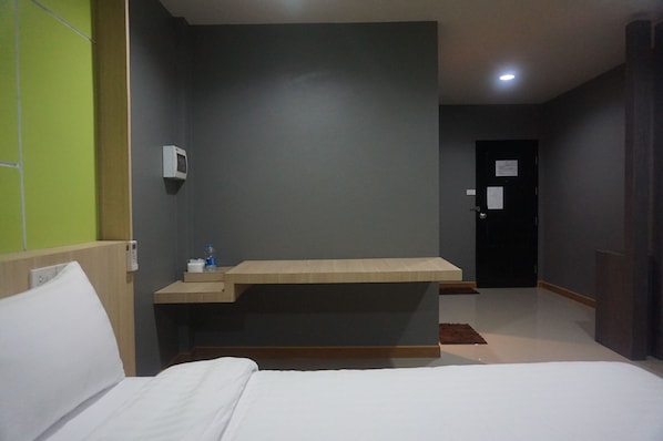 Standard Twin Room | Blackout curtains, free WiFi