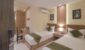 Basic Room, Multiple Beds, Smoking | Free WiFi, bed sheets