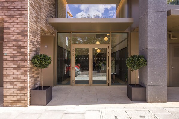 Property entrance - Luxury One Bedroom in Kings Cross (London)