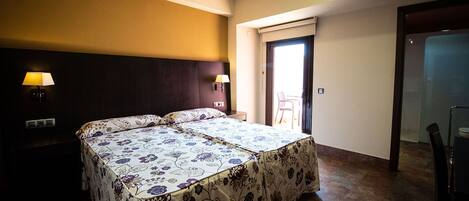 双人房或双床房 | 办公桌、笔记本电脑工作区、隔音、免费 WiFi