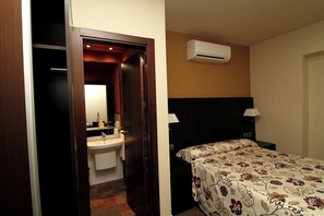 Chambre Double ou avec lits jumeaux