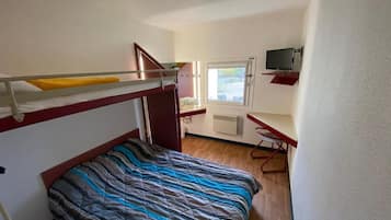 Economy Room | Laptop workspace, free WiFi