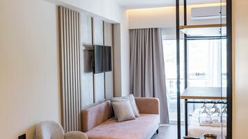 Quarto quádruplo luxo, sacada, vista para o mar | Quartos à prova de som, Wi-Fi de cortesia