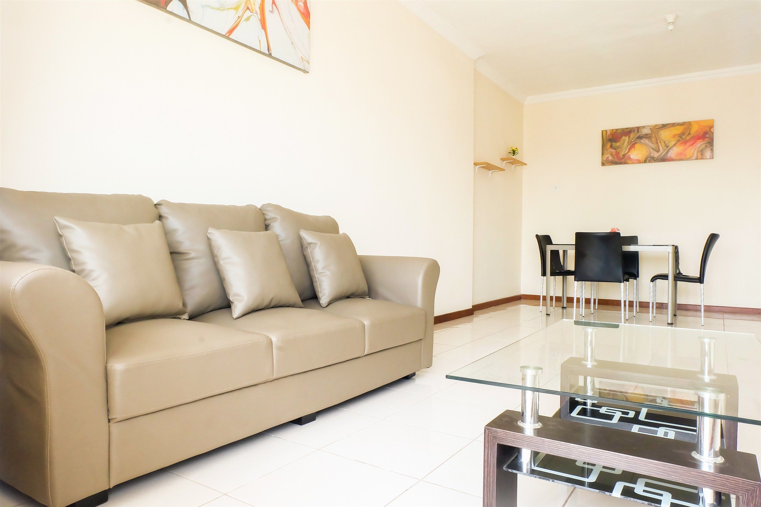 客房 | 客厅 | 电视