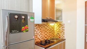 Quarto | Cozinha americana privada | Geladeira, cooktop, talheres/pratos/utensílios de cozinha