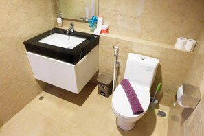 Rum | Badrum | Dusch, gratis toalettartiklar och handdukar