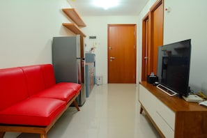Living area - Woodland Park Residence Kalibata View Swimming Pool (Jakarta)