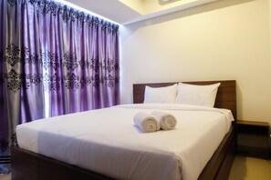 Room | 2 bedrooms, desk, free WiFi, bed sheets