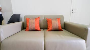 Room | Living room | TV