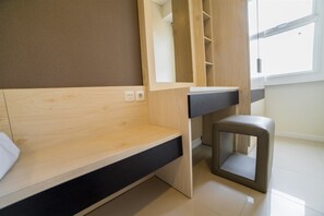 Room | 1 bedroom, desk, free WiFi, bed sheets