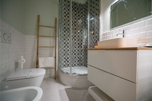 Doppia Standard (Calafate) | Bagno | Doccia, set di cortesia gratuito, asciugacapelli, bidet