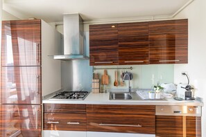 家庭公寓, 無障礙 | 私人廚房 | 大型冰箱、微波爐、烤箱、爐台