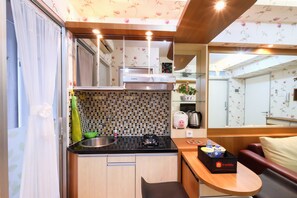 客房 | 私人小型廚房 | 雪櫃、爐具、廚房用具/餐具/器皿