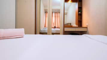 Habitación | 2 dormitorios, escritorio, wifi gratis y ropa de cama