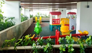 Tempat bermain anak - outdoor