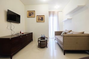 Room | Living area | TV - Spacious Apartment @ Northland Ancol Residence (Jakarta)