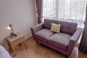 Room | 1 bedroom, desk, free WiFi, bed sheets - New Furnished Studio Menteng Park Apartment (Jakarta)