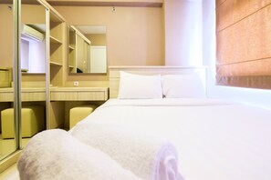 Room | 2 bedrooms, desk, free WiFi, bed sheets