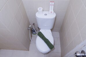 Bathroom - Studio Bellmont Residence Near Puri (Jakarta)