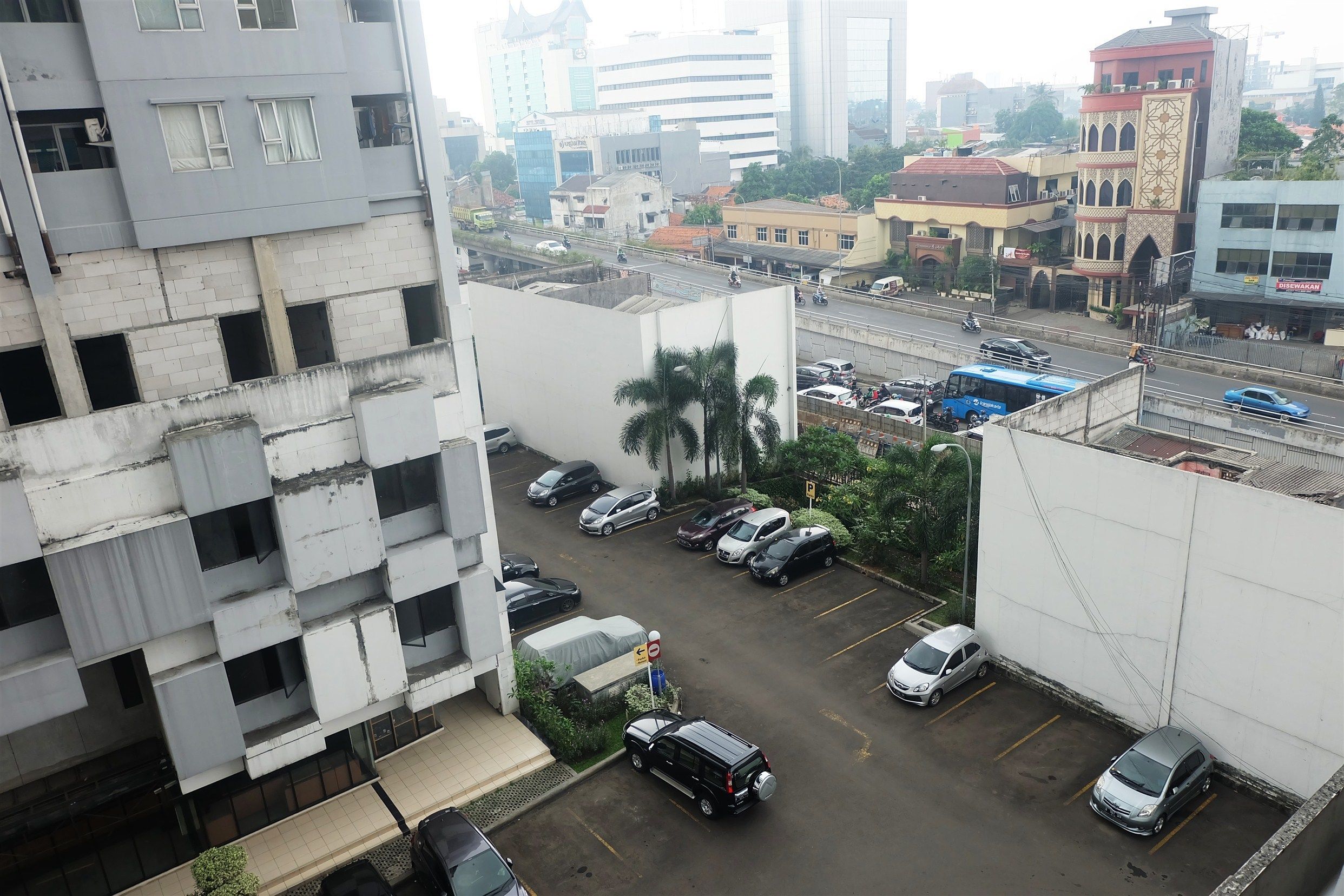 المنشأة من الخارج