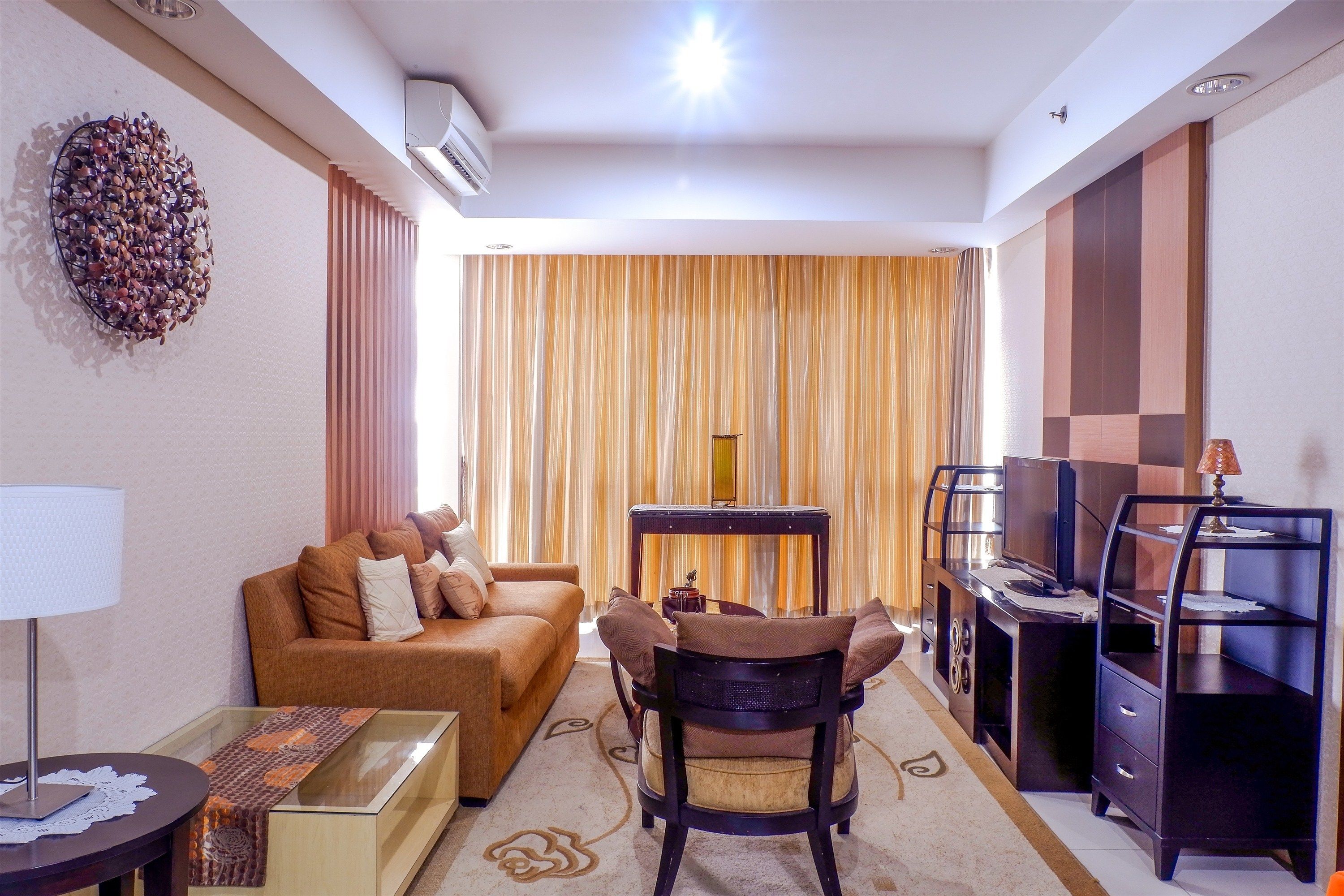 客房 | 客廳 | 電視