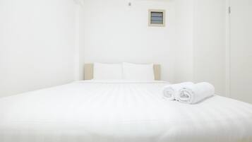 Room | 2 bedrooms, desk, free WiFi, bed sheets