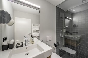 Superior Double Room | Bathroom - Lifestylehotel dasMAX (Seefeld in Tirol)