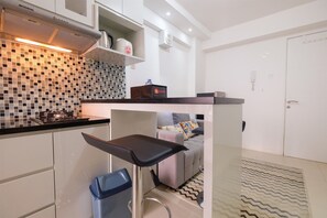 Room | In-room dining