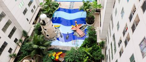 Rom | Utsikt mot gårdsplass