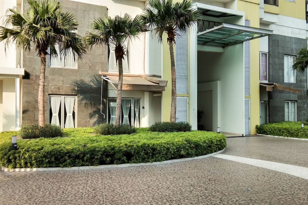 The Wave Apartment near Kota Kasablanka