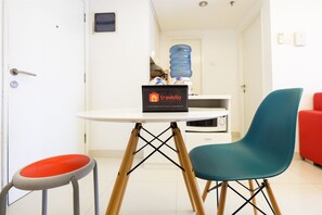 Room | In-room dining