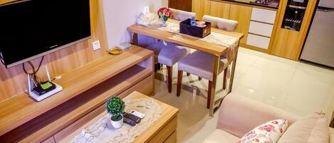 Room | Living area | TV