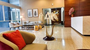 Lobby - Nifarro Park Apartment Near Kemang And Kalibata (Jakarta)