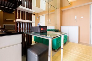 Room | Private kitchen - Luxurious Bassura City Apartment with Mall Access (Jakarta)