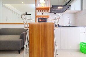 Room | In-room dining