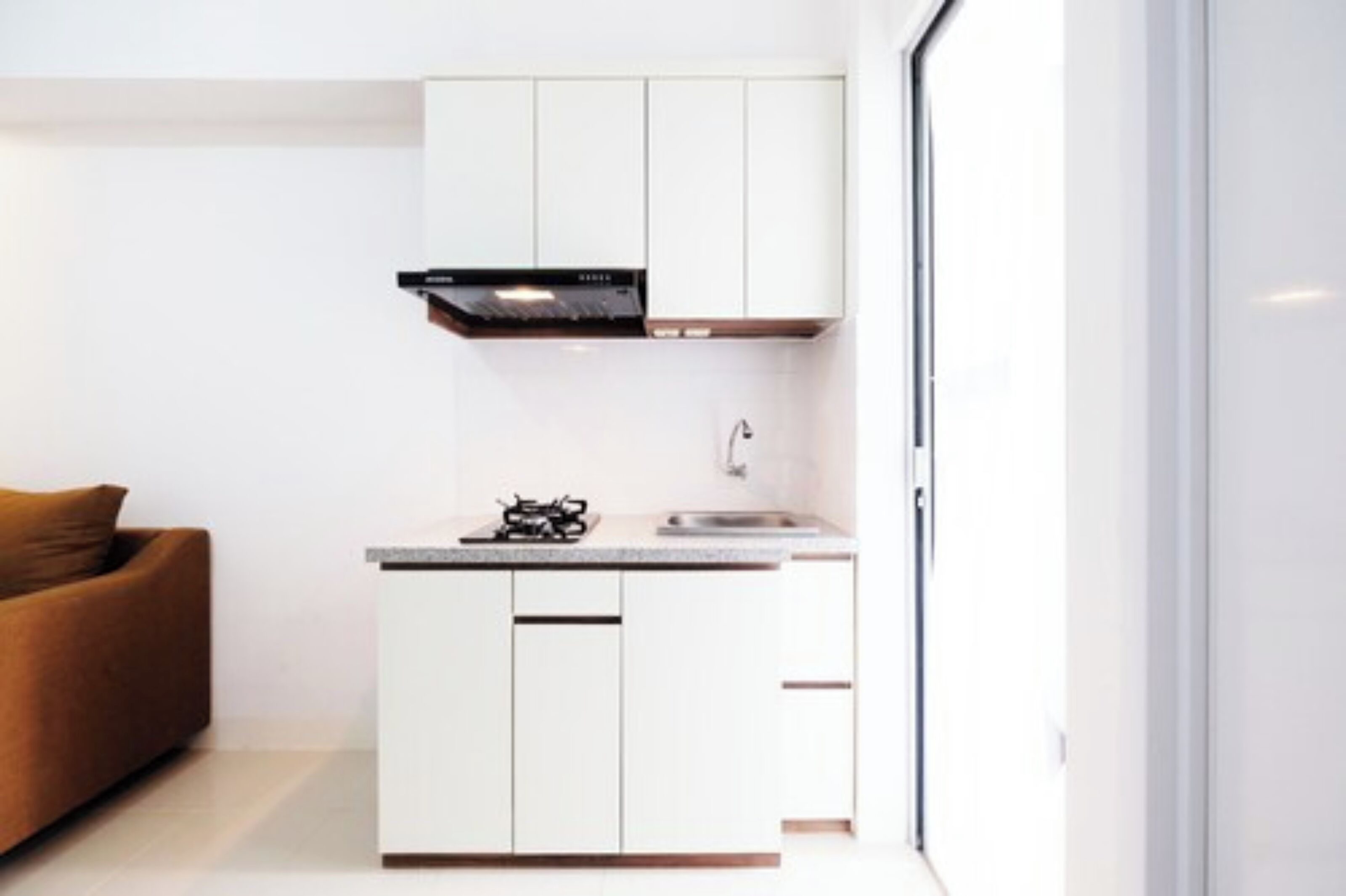 ルーム | 専用キッチン | 冷蔵庫、コンロ、調理器具と食器