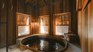 Suite (Master) | Wohnbereich | Flachbildfernseher