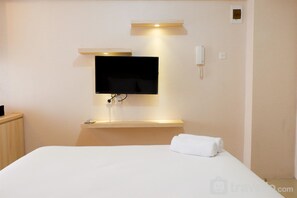 Room | 1 bedroom, free WiFi, bed sheets - Cozy Studio at Bassura Apartment near to Bassura Mall (Jakarta)